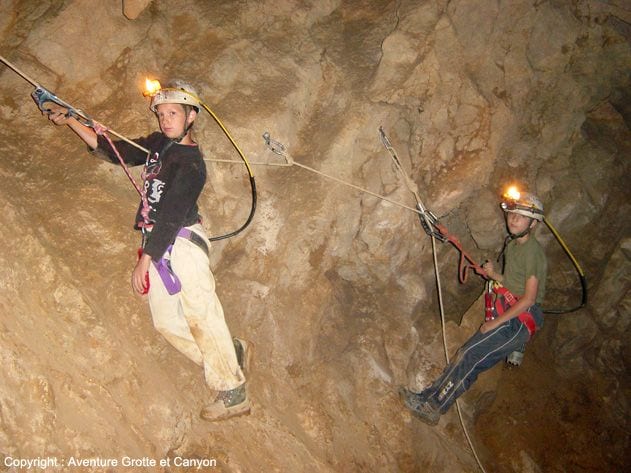 Progression sur cordes sous terre